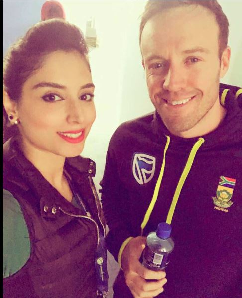 Pakistani Journalist Zainab Abbas selfie with ABD1