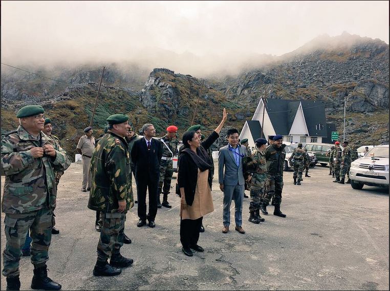 Nirmala Sitharaman Acknowledged a row of Chinese soldiers from across the fence